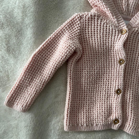 Carter’s sweater and Nicole Miller leggings - Picture 3 of 9